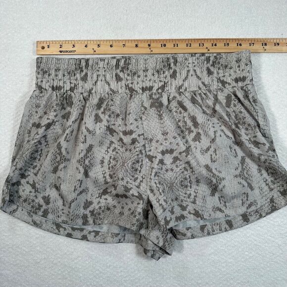 Varley Kallin Active Running Drawstring Shorts Gray Snake Print Women's Large - Picture 12 of 12